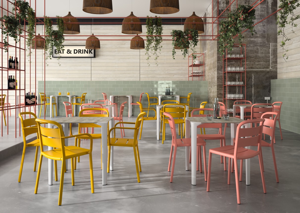 Silla con Brazos Como