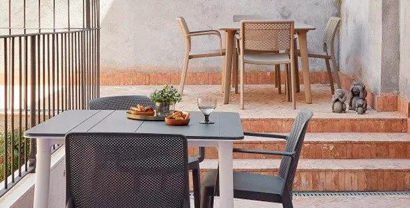 mesa de comedor de jardín